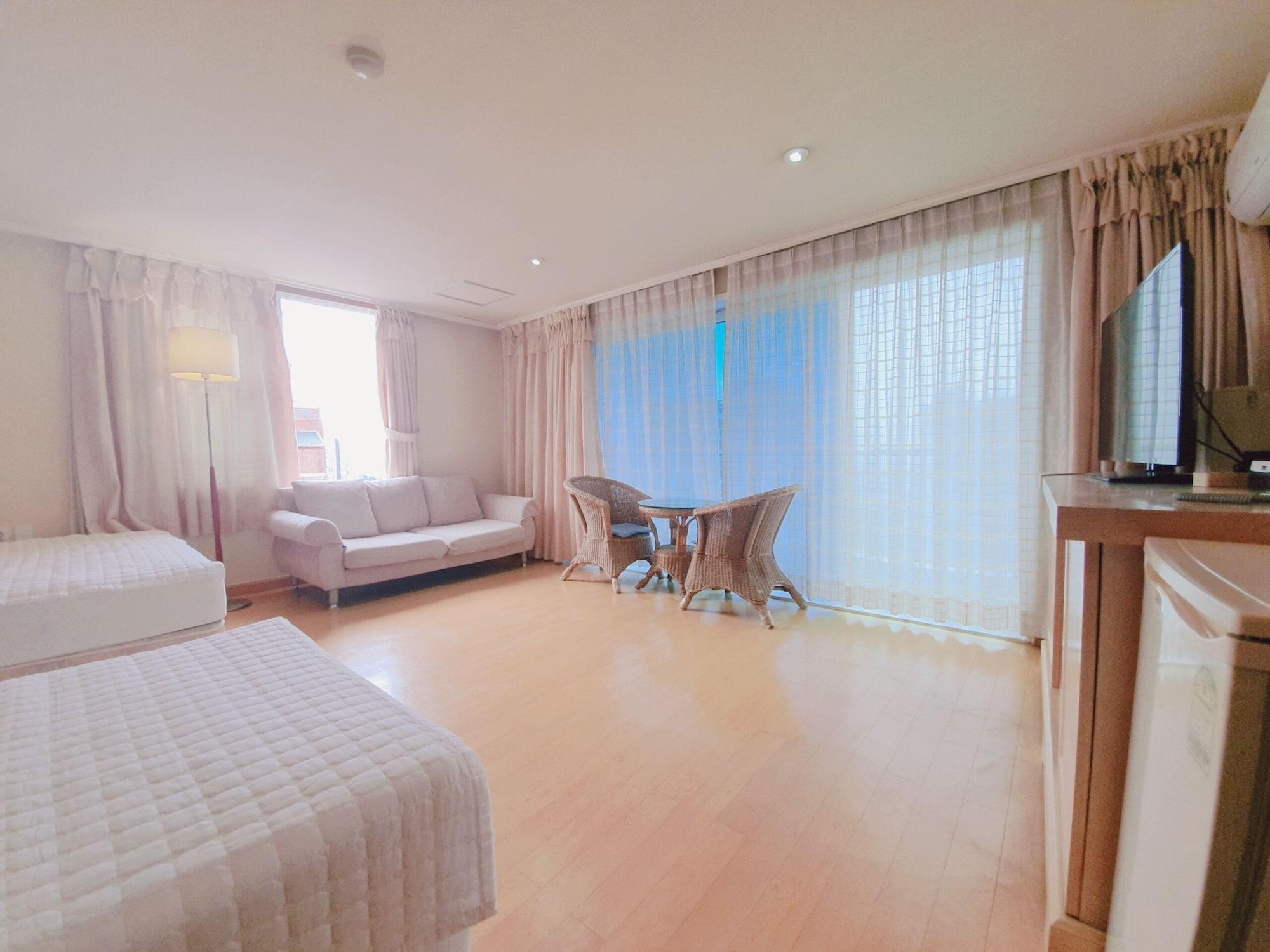 Hotel Good Inn Seogwipo Ngoại thất bức ảnh